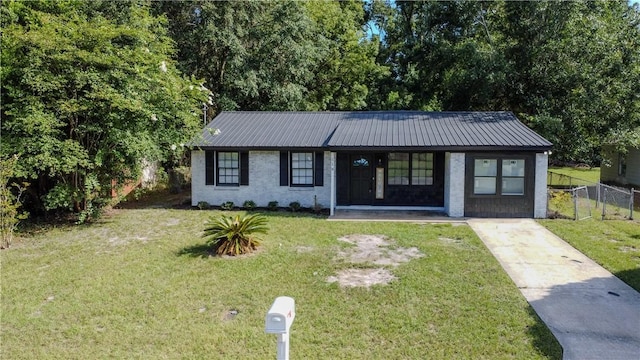 118 Saxon St, Brunswick, GA 31525 - photo 1
