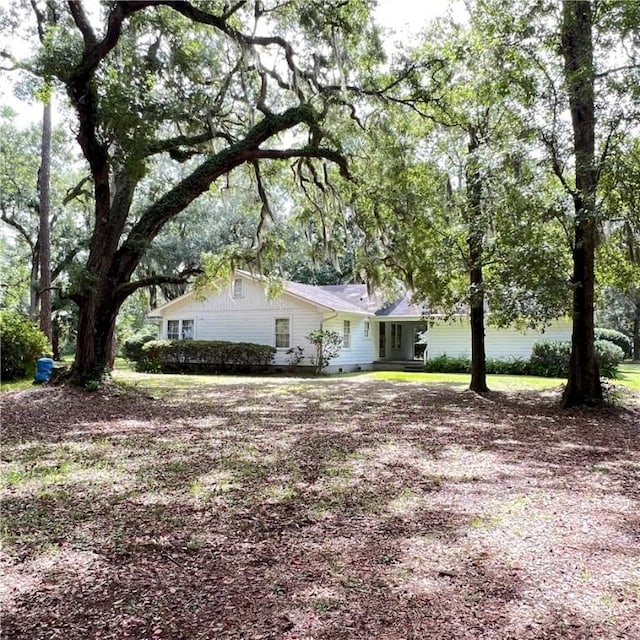 view of front of property