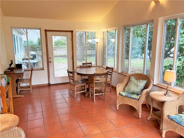 sunroom with vaulted ceiling