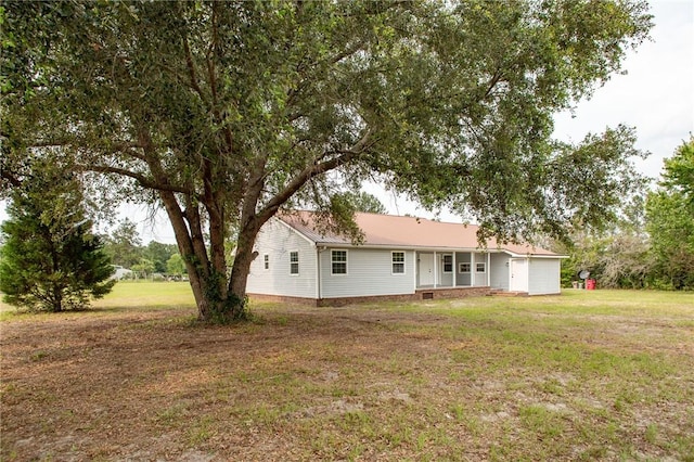 3 Dixon Ln, Blackshear, GA 31516 - view of front facade with a front yard
