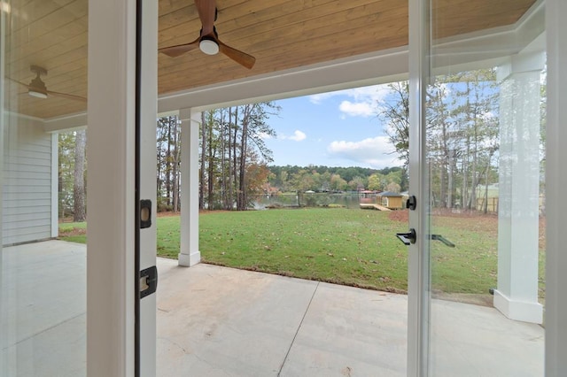 view of patio featuring ceiling fan