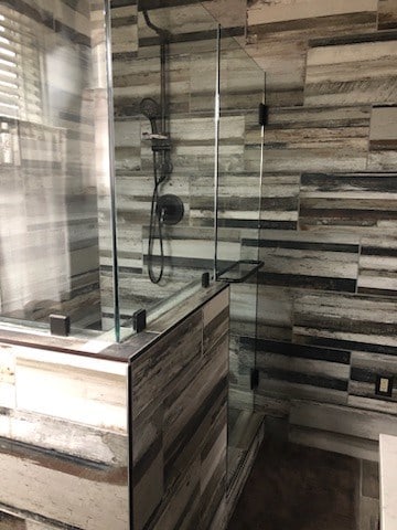 102 Treanor Dr, Milledgeville, GA 31061 - bathroom with a tile shower