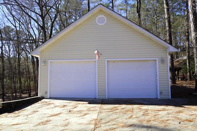 view of detached garage