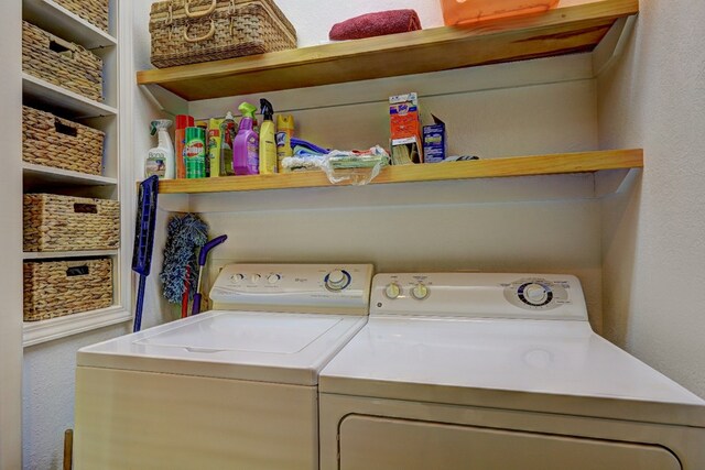 136 Kings Rd, Milledgeville, GA 31061 - washroom with washing machine and clothes dryer