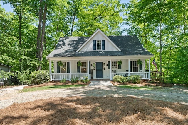 view of front facade featuring covered porch