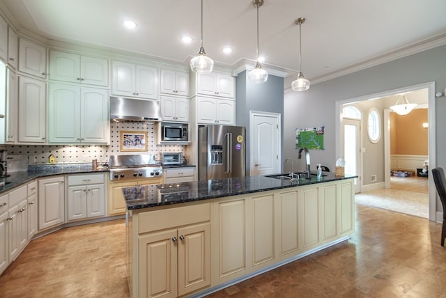 116 Island Dr, Milledgeville, GA 31061 - kitchen featuring stainless steel appliances, a sink, under cabinet range hood, crown molding, and backsplash