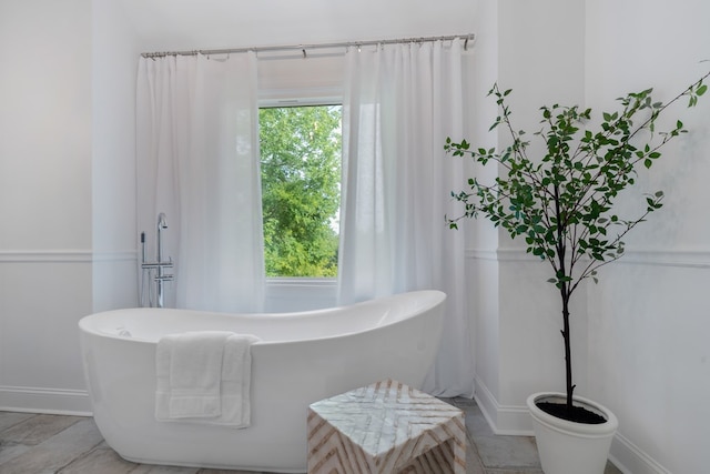 bathroom featuring a bathtub