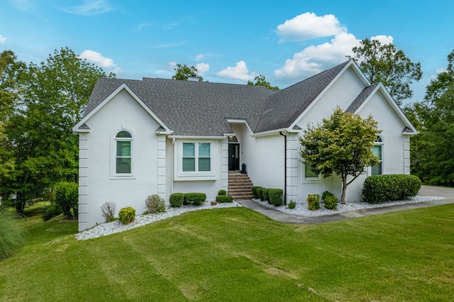 view of front of house featuring a front yard