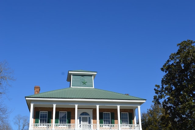 view of front of home with a porch