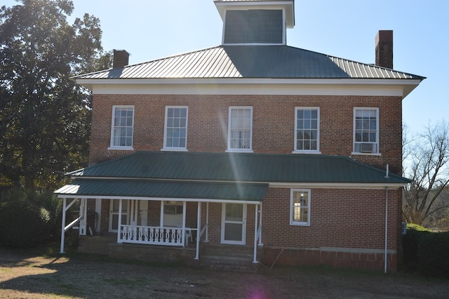 view of front of property with covered porch