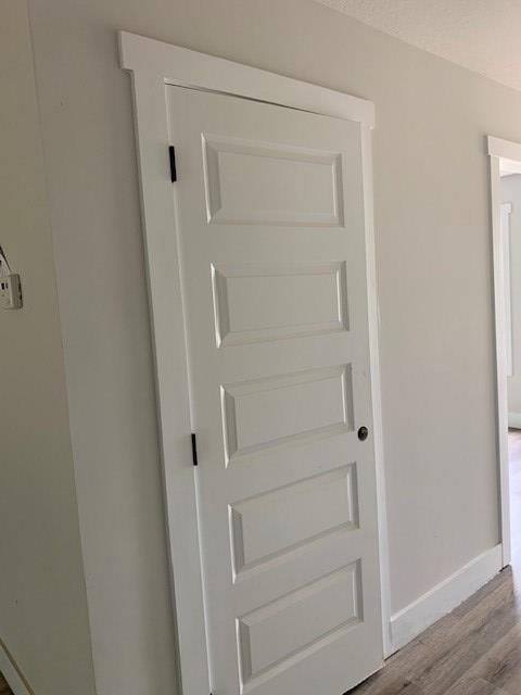 461 Riley Cir, Milledgeville, GA 31061 - detailed view of wood finished floors and baseboards