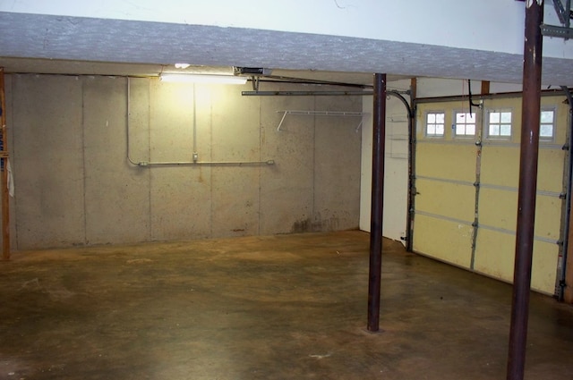 121 Long Island Dr, Eatonton, GA 31024 - view of garage
