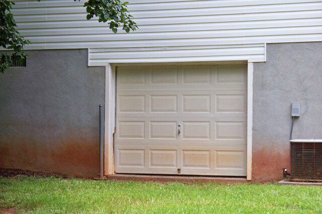 121 Long Island Dr, Eatonton, GA 31024 - view of garage