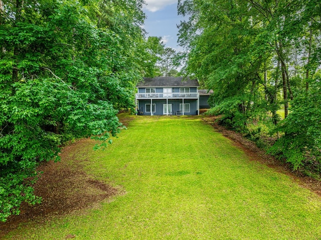 154 Old Plantation Trl, Milledgeville, GA 31061 - view of grassy yard featuring a wooden deck