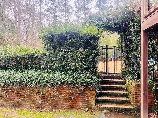 3657 Sussex Dr, Milledgeville, GA 31061 - view of yard with fence