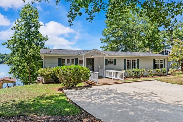 126A N Little River Run, Eatonton, GA 31024 - ranch-style home with a front lawn