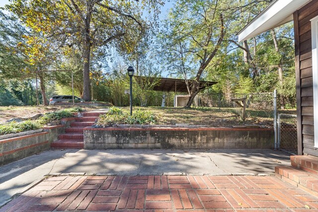 view of front of home featuring covered porch, a front lawn, and cooling unit