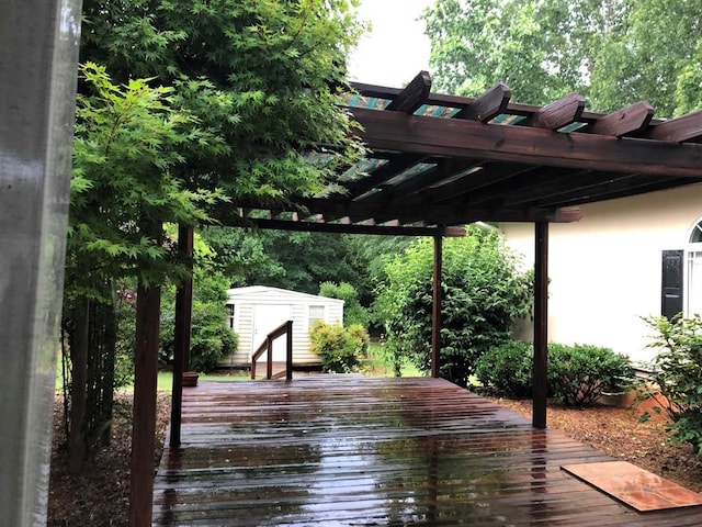 104 Wesley Ct, Eatonton, GA 31024 - deck with a shed and a pergola