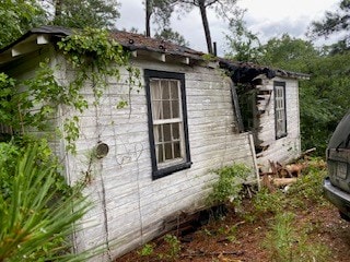 view of home's exterior