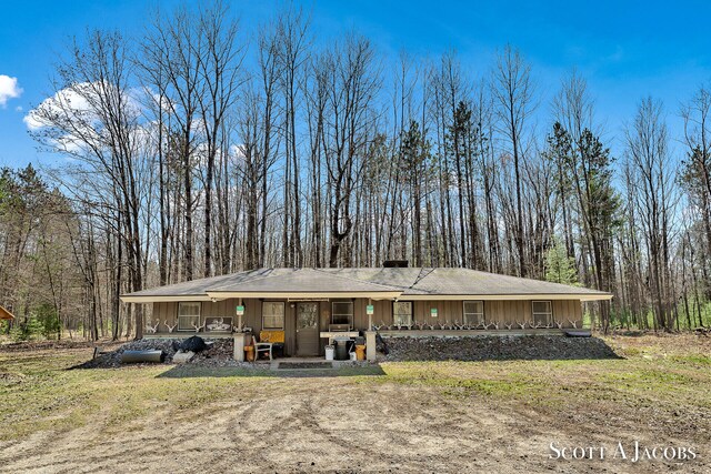 view of front of property