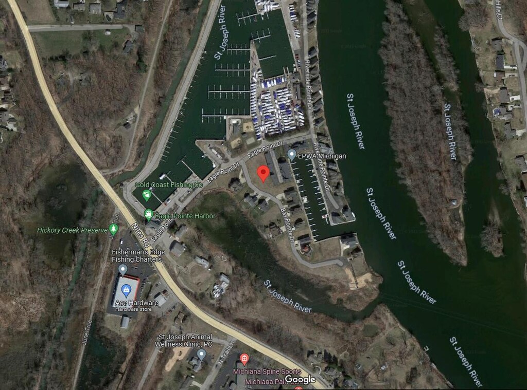 2401 Bay Pointe Dr, Saint Joseph, MI 49085