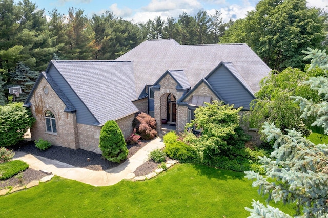 view of front of home with a front yard