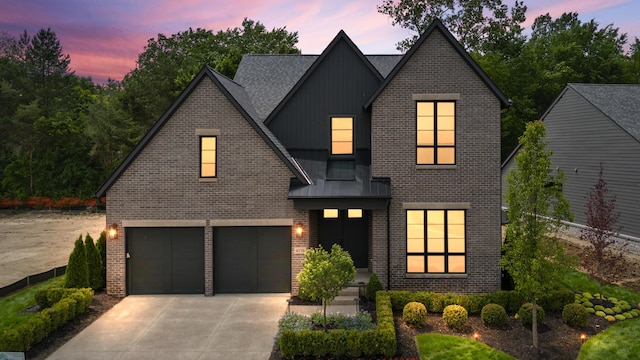 view of front facade featuring a garage