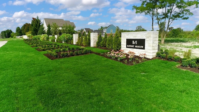 19259 Maybury Meadow Ct, Northville, MI 48167 - photo 3