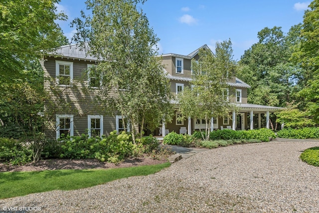 view of front of house featuring covered porch