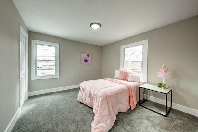 bedroom with carpet flooring