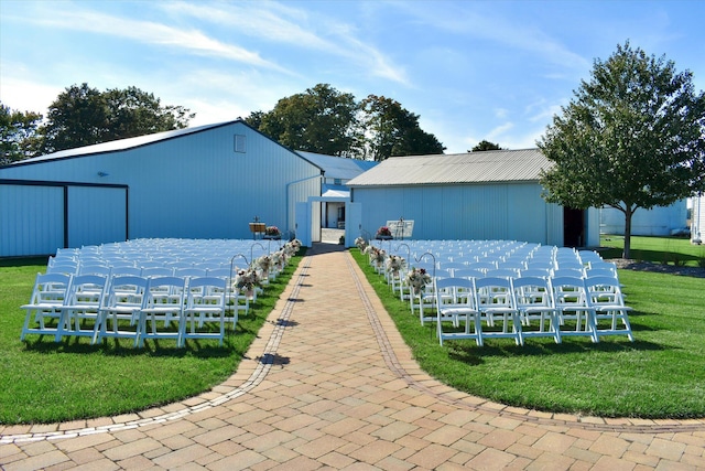 view of front of home with a front lawn