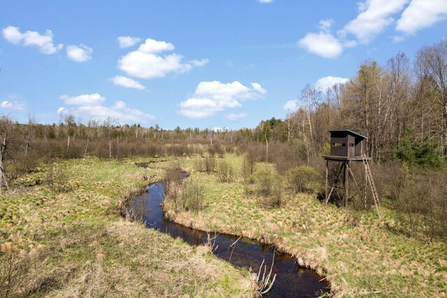 view of yard featuring a water view