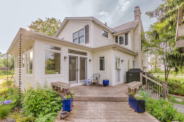 view of front facade featuring a deck