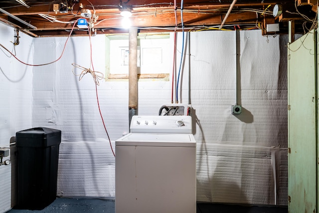 laundry area featuring washer / dryer