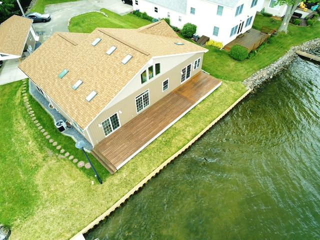 bird's eye view with a water view