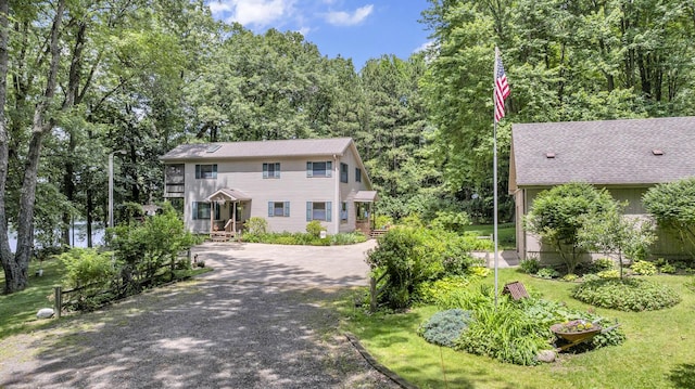 view of front of house with a front lawn