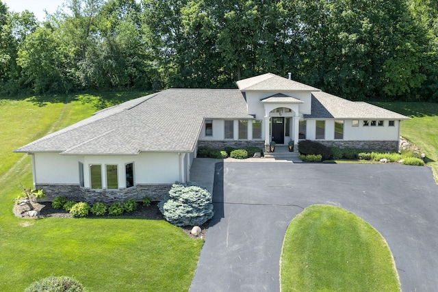 view of front of house with a front lawn