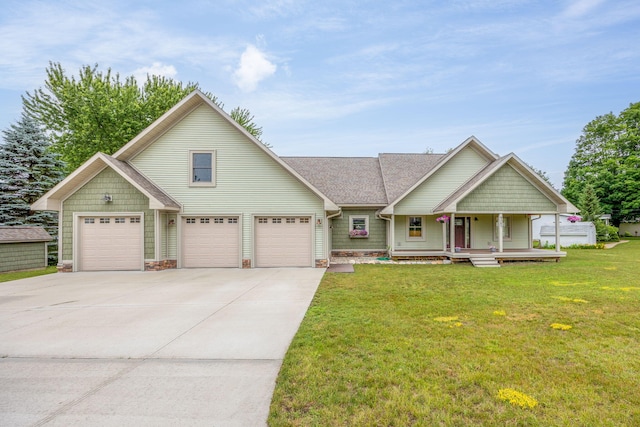 view of front of home featuring a porch and a front lawn