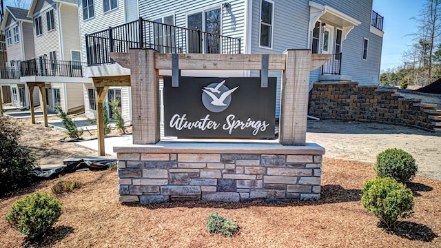 view of community / neighborhood sign