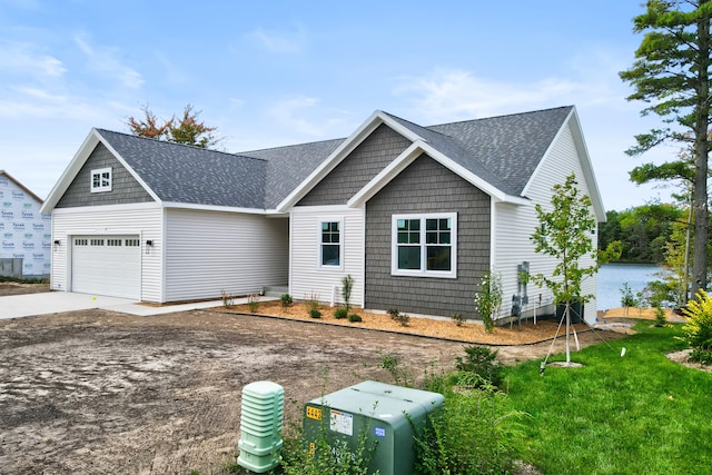 view of front facade featuring a garage