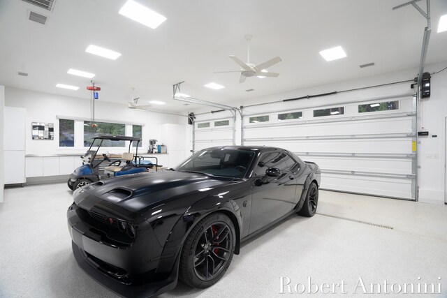 garage featuring ceiling fan