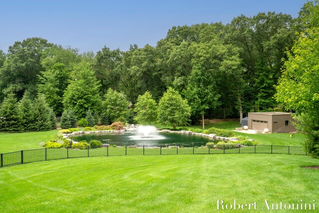 view of yard featuring a water view