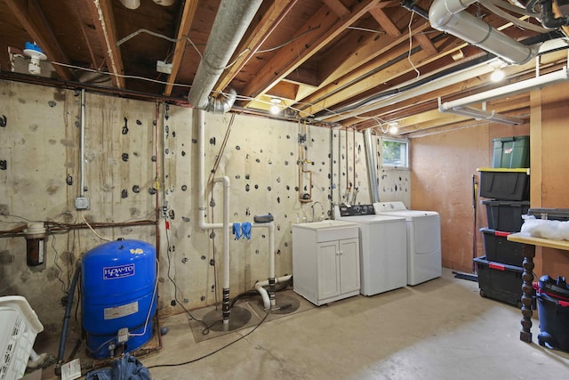 basement featuring washing machine and dryer