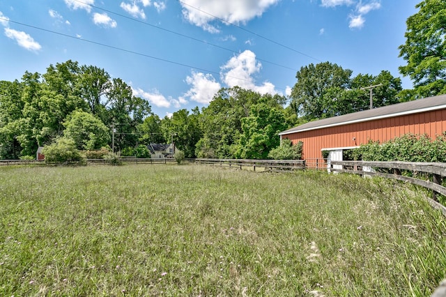 view of yard featuring a rural view