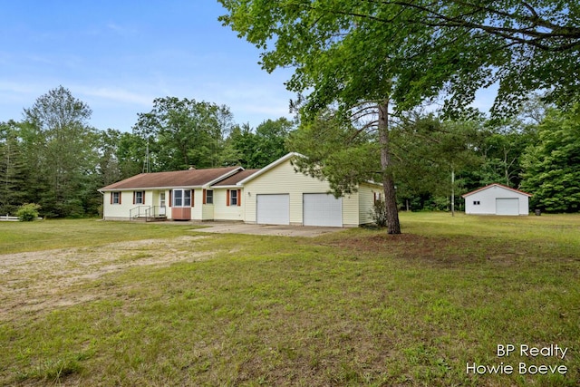 ranch-style house with a front yard