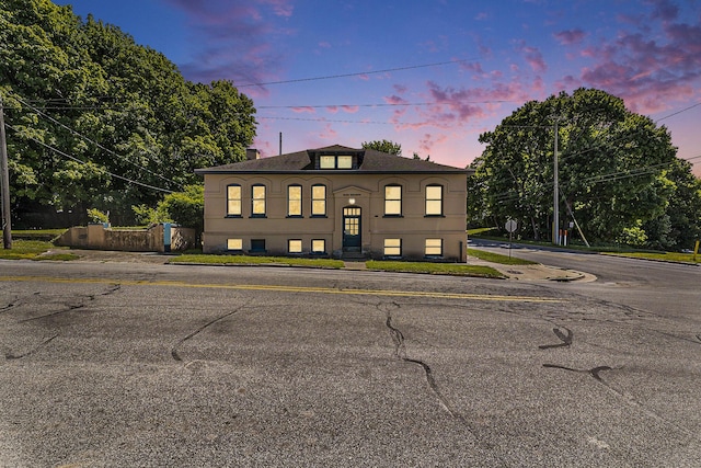 view of front of house