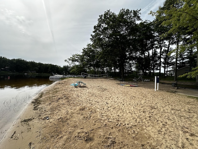 view of yard with a water view