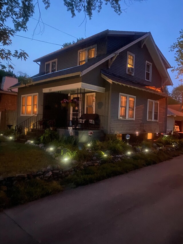 view of front of house with a porch