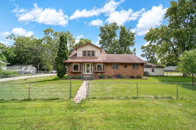 view of front of house with a front lawn