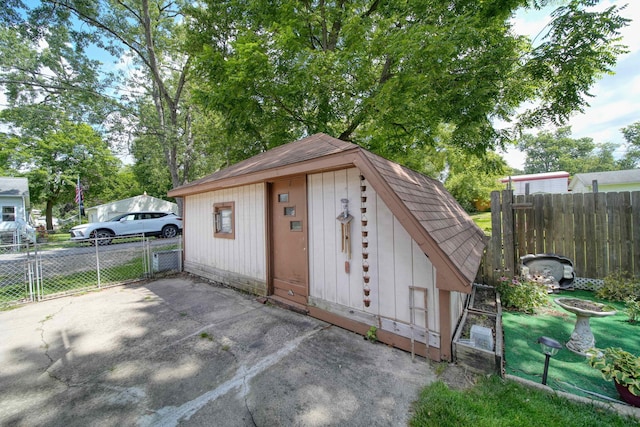 view of outbuilding